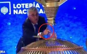 Nebae__'s tweet photo. #NiUnEuroACruzRoja #LoteriaNo #StopnewOrder #StopAgenda2030 https://t.co/6VbqftW36U