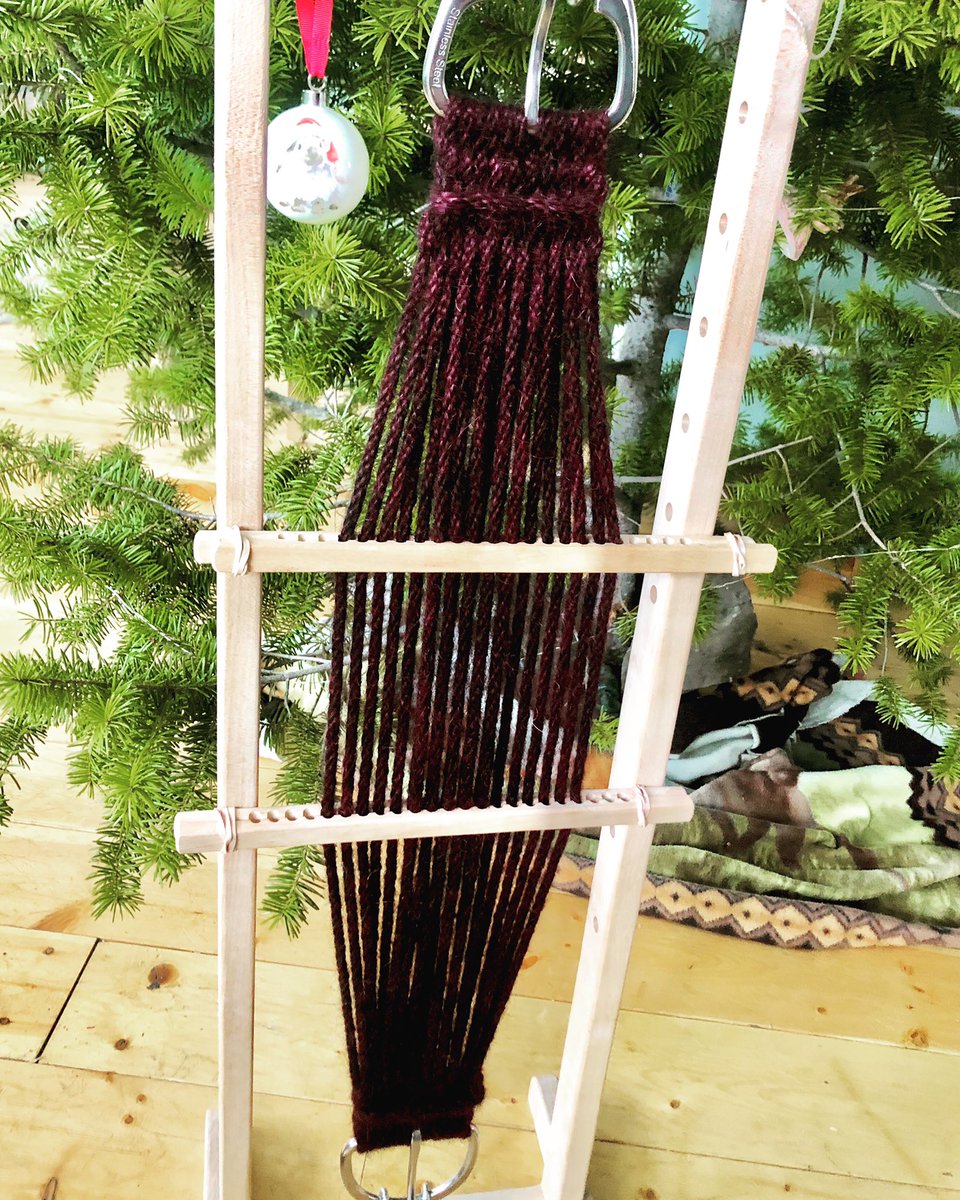 HomesteadwView's tweet image. 21 strand mohair roper custom order in the works. I love how the mohair took the dye!