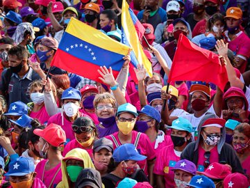 mippci_ven's tweet photo. #1Dic| 🇻🇪📢¡ETIQUETA DEL DÍA!⏩ #DiciembreVictorioso
 
Venezuela inicia diciembre con su indiscutible vocación democrática para ir a los comicios parlamentarios del #6D y elegir una nueva AN mediante Voto Popular. ¡Venceremos! https://t.co/0Ch4FyWEvT
