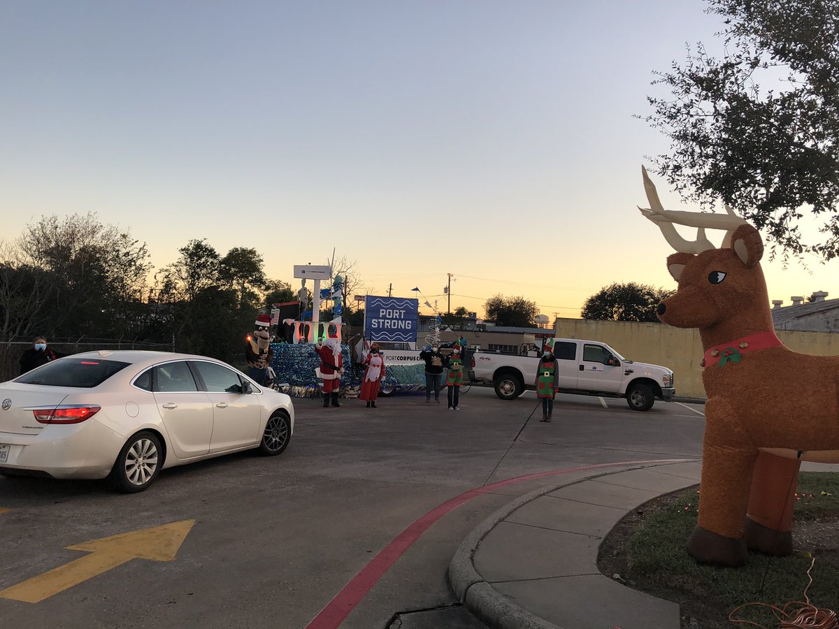 elizondo_iii's tweet photo. Store 6584 hosting Port of Corpus Christi Xmas tree give away! #LOB  @MarksabasRivera @JarrodFarmer4 @kimbrough_mk @dxkimberly3 @65fbea @whyumadbro911 @RickyrayHD @bjp84 https://t.co/qtSx66K6OB