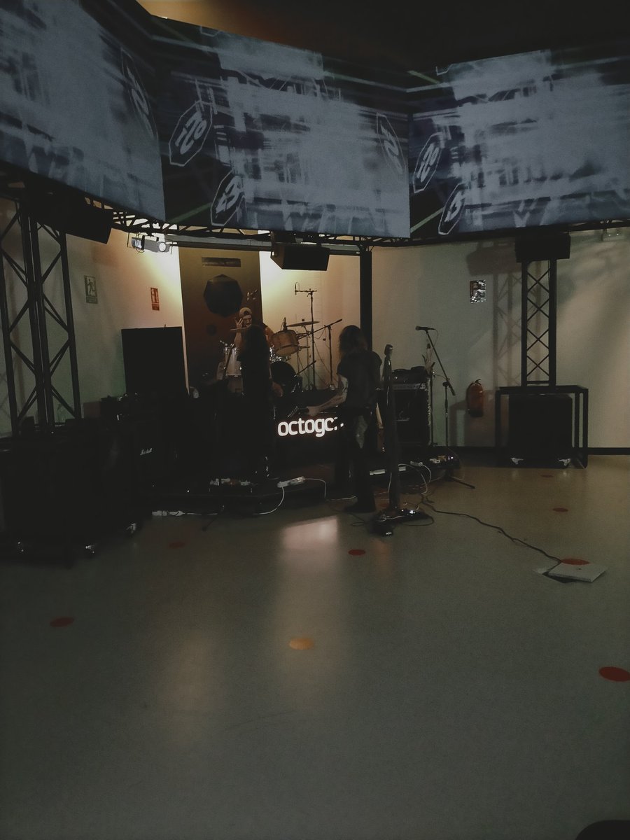 Ya en directo en streaming!

laboratorio.octogon.info/tv/?cli_action…