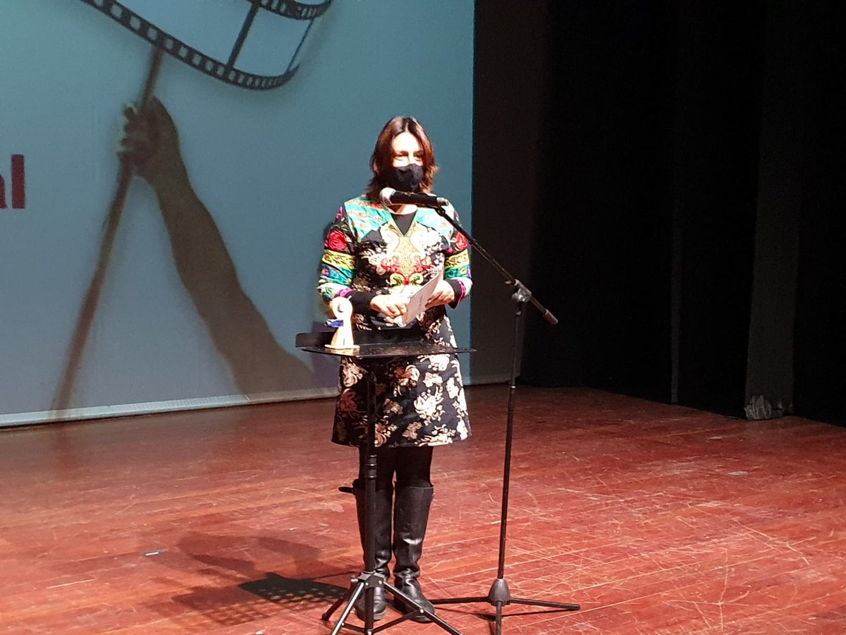 CtranspaUPV's tweet photo. GVAoberta: 📽️@RosaPerezGarijo participa en el lliurament dels premis del #FCCC2020 VI Festival de Cinema Ciutadà Compromés celebrat al @TeatreMicalet i organizat per @acicom_
🥇Sis guardons per a sis pel·lícules plenes de valors humans i culturals https://t.co/Tf5Ct2PUe9