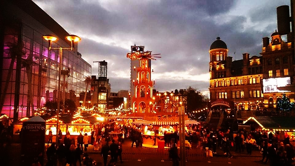 cozwoz2010's tweet photo. 23-26th November. I miss Xmas markets, leather leaves?, crafting, handmade skull candy canes. #xmasmarket #Christmas #christmasmarket #xmas2020 #xmasdecor #candycanes #skulls #handcrafted #nature #leaves #leather #photooftheday #PhotoChallenge #PhotoChallenge2020November #photos https://t.co/JJU0hPHaUi