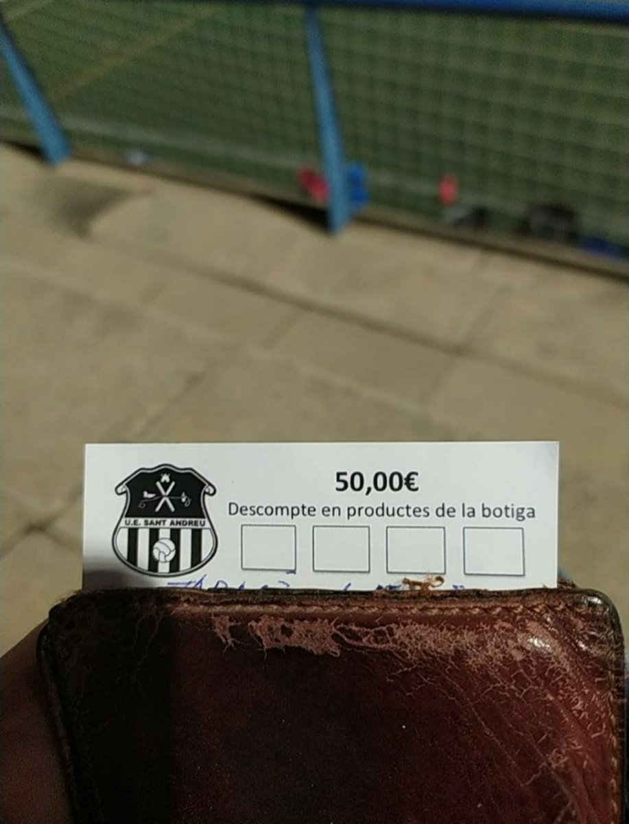 Diegoato1's tweet photo. Hola buenas tardes Andreuencs.

Tengo un vale para gastar en la tienda oficial del Sant Andreu de 50€, lo vendo por 40€.

No dejeis pasar esta oportunidad para regalar algo en estas navidades.
Algún interesado?
#SantAndreu #uesa #andreuencs #Blackfriday #futbol https://t.co/6QwYFArMik