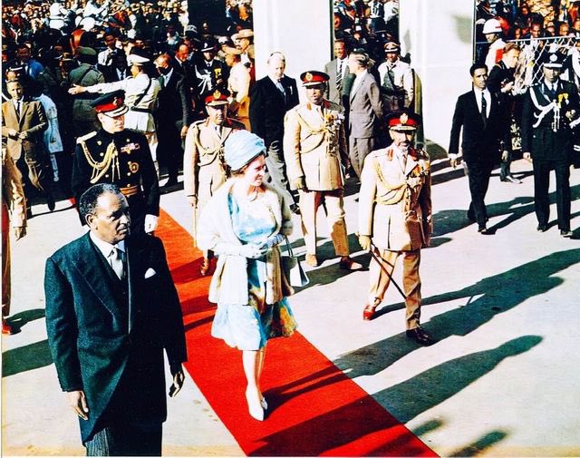 eritreanarchive's tweet photo. Queen Elizabeth II visit to Asmara Municipality in 1965. https://t.co/lshecejBUf