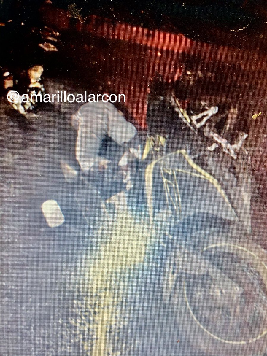 amarilloalarcon's tweet photo. Enrique Neria, de 21 es identificado como la persona Muerta en Tláhuac y Taxqueña, pueblo Culhuacán con un balazo en la espalda @Alc_Iztapalapa @ReportCulhuacan después un hombre lo reconoció y aseguró que lo asaltó y le quitó su motocicleta en la que quedó tendido @ilichvaldez https://t.co/oNFu9w6MJJ