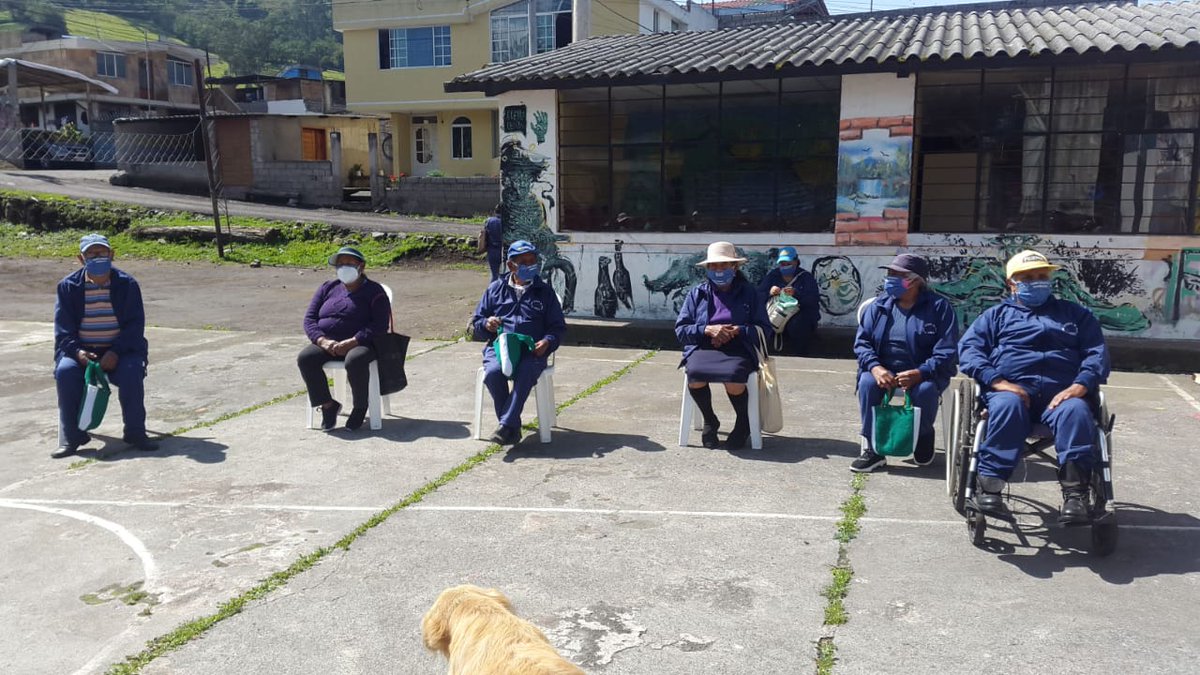 YadiBasantes's tweet photo. Gracias enormes a nuestros vecinos del barrio #ElMurco #Tambillo. Nos anima más el saber que contamos con su apoyo. Estaremos juntos, luchando por el bienestar de tod@s 
#EcuatorianoUnido 
#Mejía https://t.co/B869ekAuc7
