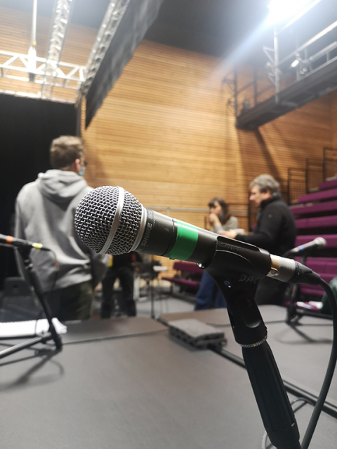 la_minoterie's tweet photo. Parce que le spectacle doit rester vivant,les acteurs de la saison 20-21 de La Minoterie se joignent à l’équipe pour composer des histoires sonores, fruit de leur travail resté aux portes de la salle de spectacle👉 https://t.co/MskJ69fZ75
#podcast #laminoterie #jeunepublic #Dijon https://t.co/mWj6v3KOCS