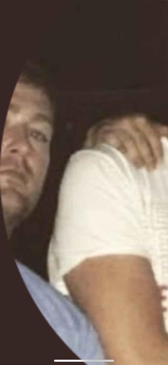 C_Clark_11's tweet photo. @LaCroixBoix7 @Renee_Gloss @blakeee28 @peteralam11 @emkoch34 Oh my b you’re the fat fuck showing half his face.. explains a lot😭😂 https://t.co/9PtznvhXvr