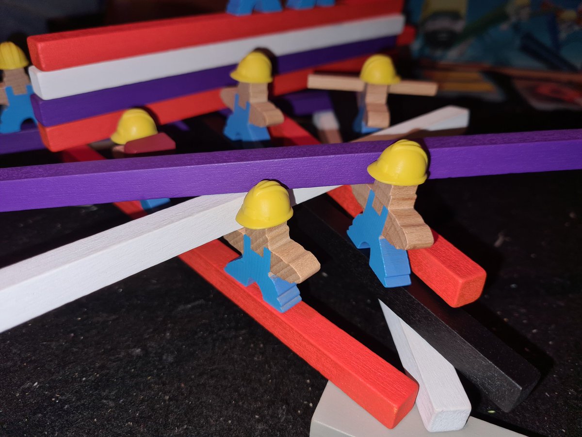 b1isti's tweet photo. #menatwork, #pretzelgames, #pegasusspiele, na toll, gerade als Rita vorbeischaut kollabiert die "gut" aufgeräumte Baustelle 😄. https://t.co/zzvTQGAATL