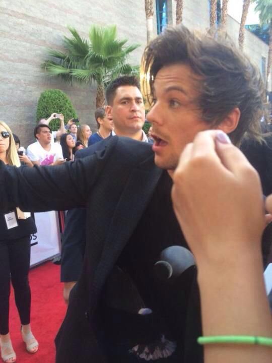 LOUISARCHlVE's tweet photo. https://t.co/4kSzhNkc3F