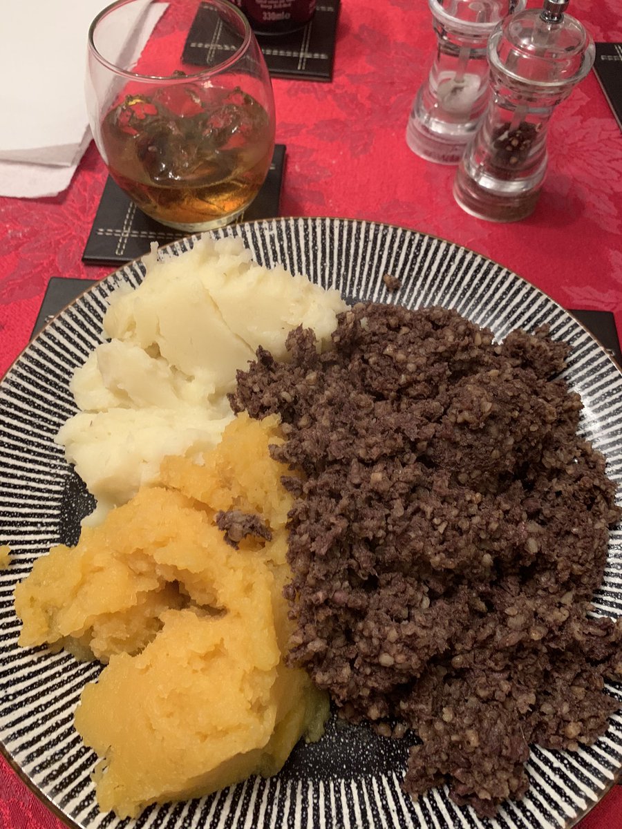 Happy Birthday <a href="/BillyIdol/">Billy Idol</a> celebrating with a traditional St Andrews night dinner and a wee whisky 🏴󠁧󠁢󠁳󠁣󠁴󠁿