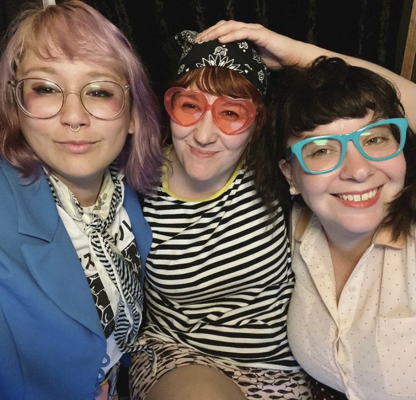 🌜”Vampire Love” is out this Thurs. Dec. 3rd!🌛 2020 halted our show plans, but we’re releasing music! 
.
Pic taken just over a year ago at our last show of 2019. { a beautiful night by @npbooking  w/ @hexbfband &amp; <a href="/lisa_prank/">Lisa Prank</a> @ @hotelvegastexas } .  
.
Thanks for staying w/ us 💖
