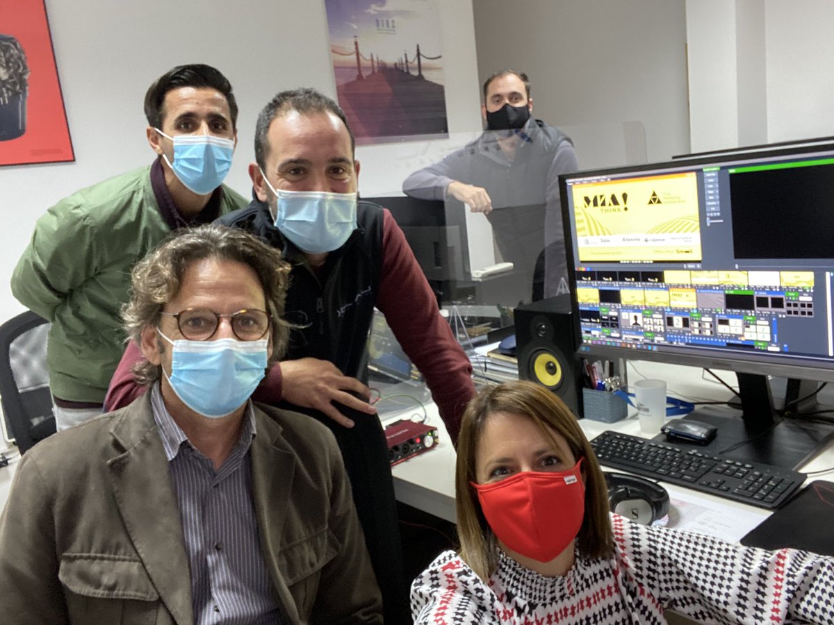 PuriNaya's tweet photo. Muchísimas gracias al equipo de @BlauBenidorm 🥰 Ha sido un gustazo trabajar con vosotros en el #MiaThink2020 

Lo tenéis todo controlado. Grandes. Ojalá no sea la última vez. Gracias @clubmktmed por poner a este equipazo en mi camino. 🔝 https://t.co/4KAPEkAPA2