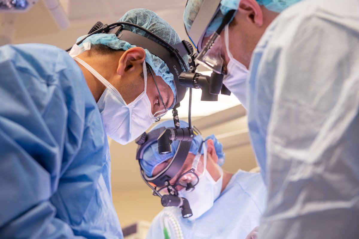 NMHC_News's tweet photo. For the first time, @NorthwesternMed researchers found that #COVID19 can destroy the fundamental framework of the lungs, rendering them irrecoverable, and lung transplantation is the only option for survival. 

PRESS RELEASE: https://t.co/KOw2N1rnCt

#COVIDLungTransplant https://t.co/l8dixNbvJX