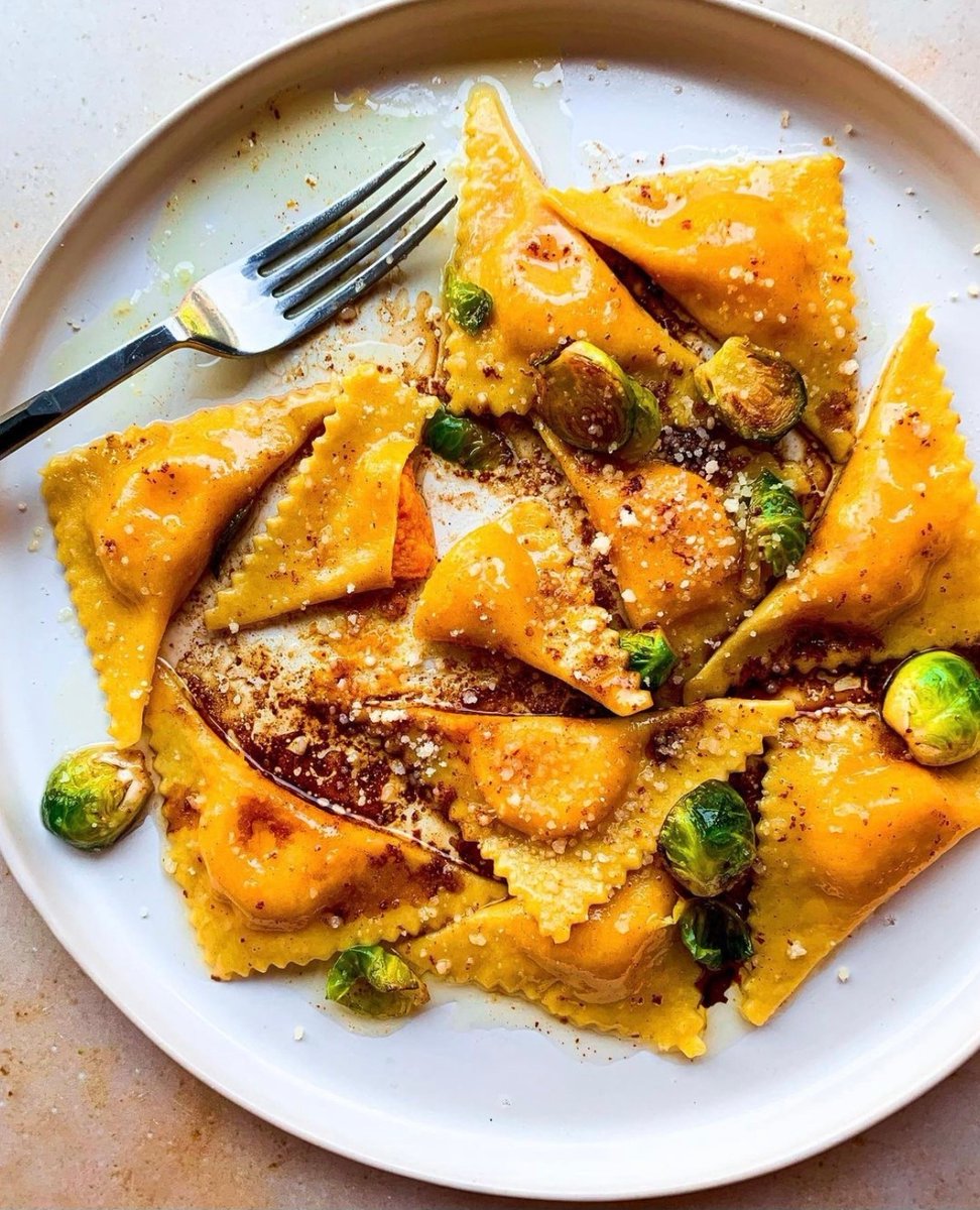 We love fresh pasta for lunch 🥟 ⁠
Shop authentic Italian groceries on sognotoscano.com 🇮🇹⁠
.⁠
.⁠
.⁠
📷 @pastasocialclub ⁠