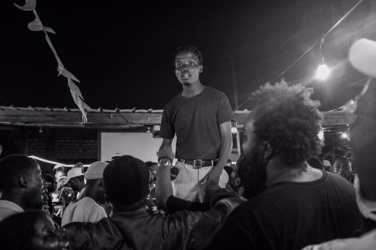 asquadMomentz's tweet photo. we dey trap no mean say we fokorp. - @marinceomario
📸@OfoeAmegavie
#merchmania2k20 https://t.co/GVvCkujx0X