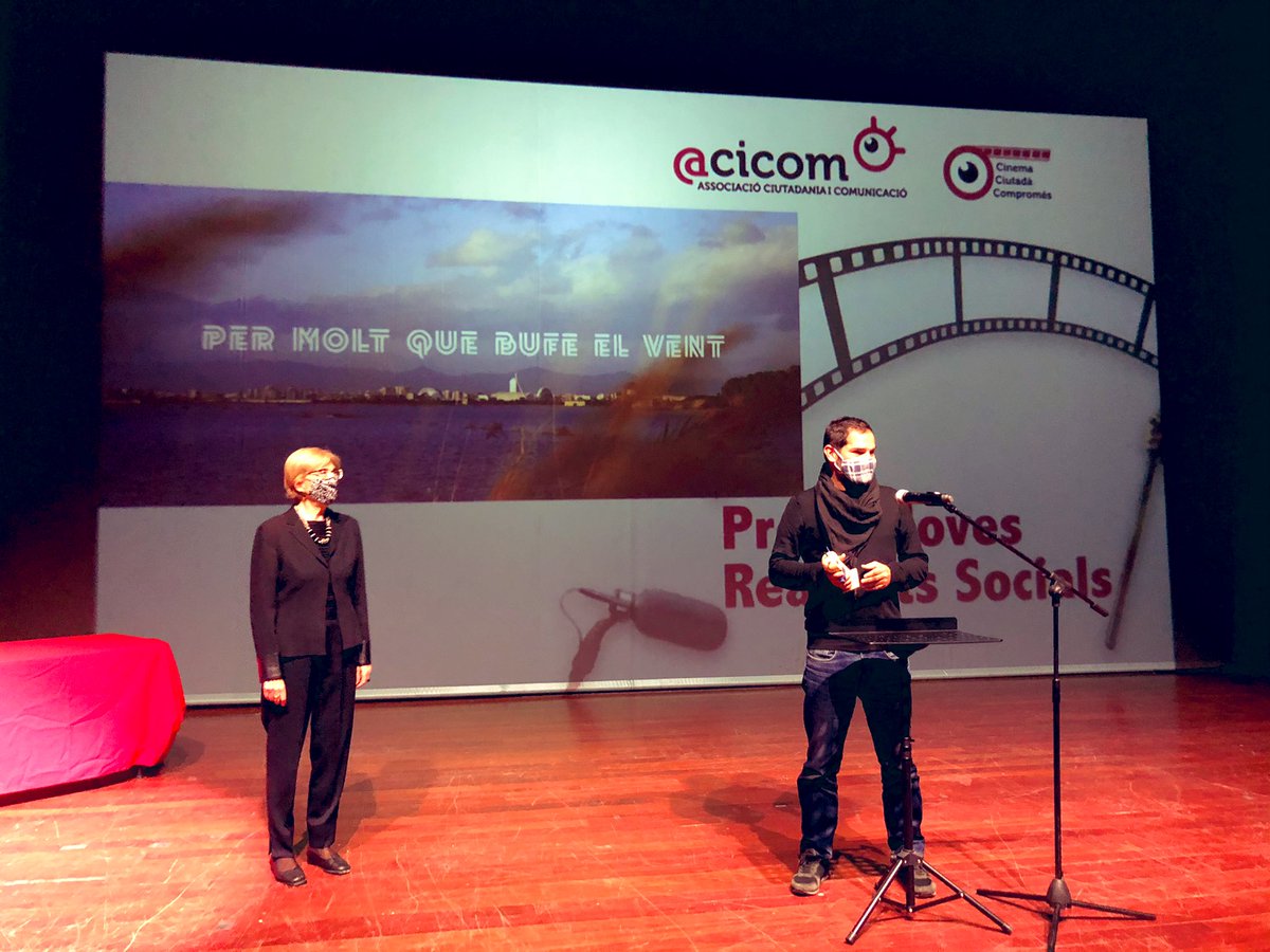 amoraescena's tweet photo. Enhorabona, admirat @Davidsegarra, pel premi de hui! #permoltquebufeelvent @acicom_ #FCCC2020 #formarnepart @BarracaForn @LluisFontelles https://t.co/CKeR3UUIKN