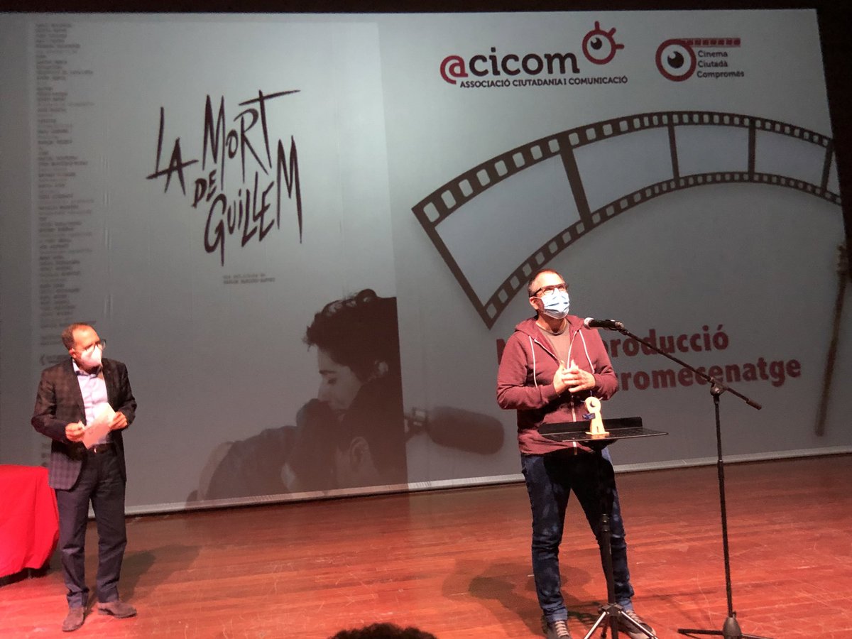 amoraescena's tweet photo. Ja saps, @rafamoles com me n’alegre. #LamortdeGuillem es mereix una llarga, llarga vida. I premis. I que se’n veja i que se’n parle. Per Guillem, el fill i el pare. Per Carme. Per Betlem. Per Carmina.
Ah, i enhorabona pel premi del VI #FCCC2020 d’@acicom_
#NiOblitNiPerdo https://t.co/Dy1GaP8YCN