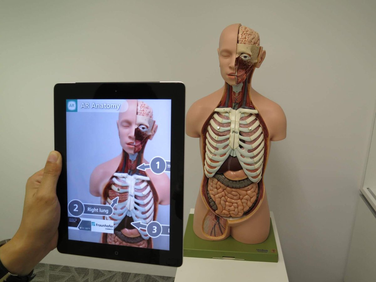 VictoriaG1VIU's tweet photo. Primera sesión de la asignatura "Recursos Tecnológicos para el Aprendizaje", hoy toca el interactivo mundo de la Realidad Aumentada #VIU03MTIC2020 https://t.co/lbfCkXWvUq