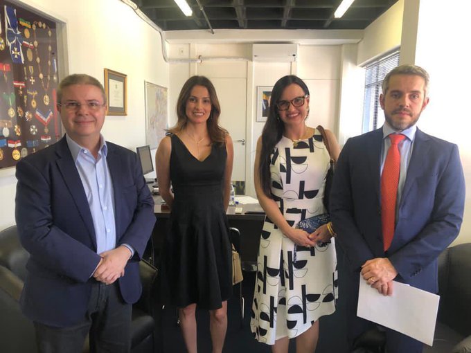 Recebi hoje, em meu escrit&oacute;rio em Belo Horizonte, representantes da Pol&iacute;cia T&eacute;cnico Cientifica de Minas
