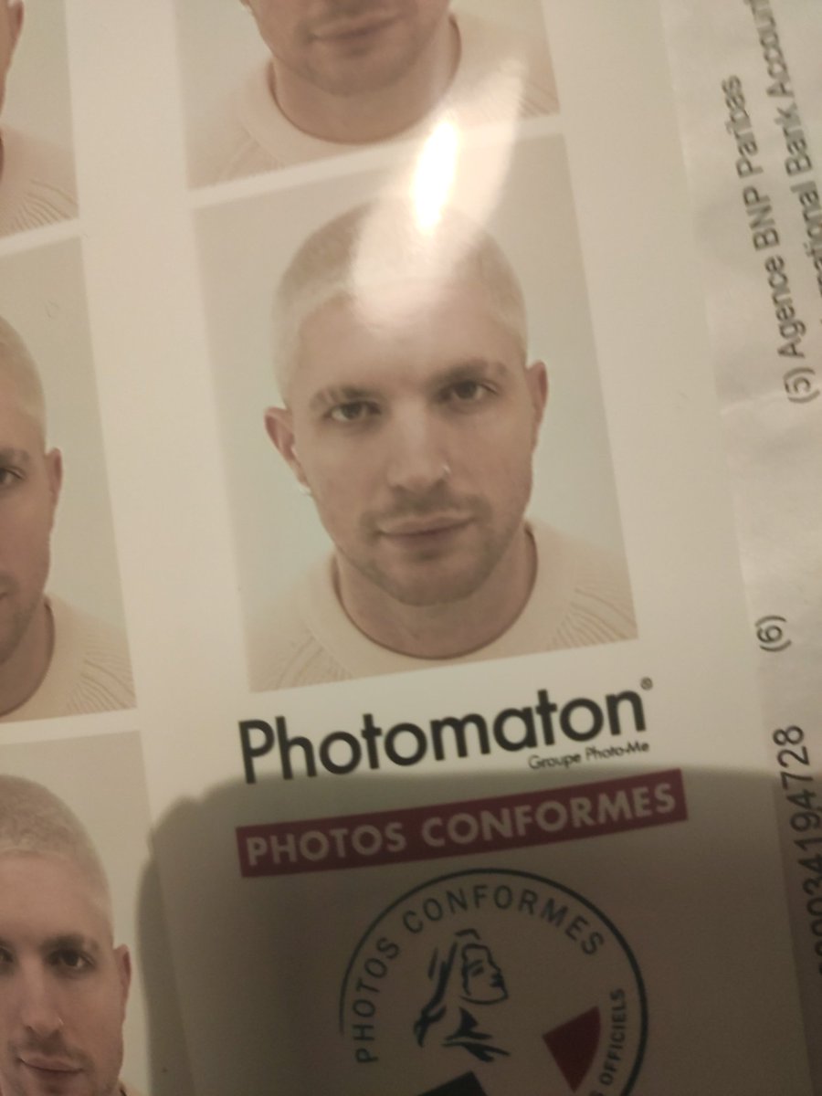 Backouu's tweet image. Anime       vs         Original Netflix