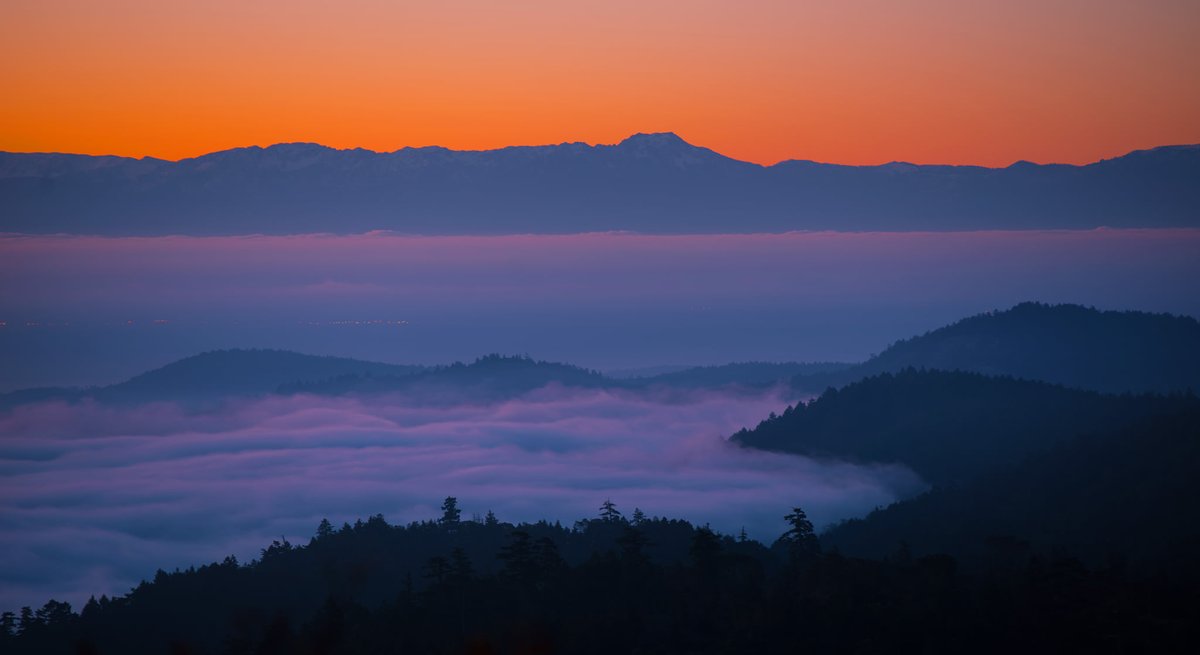 Might as well piggy back on the previous post as I am not a usual Twitter user, but maybe that will change...Anyhoooo...an image from the top of the Malahat I took awhile back. Was a glorious pre-sunrise at the top!