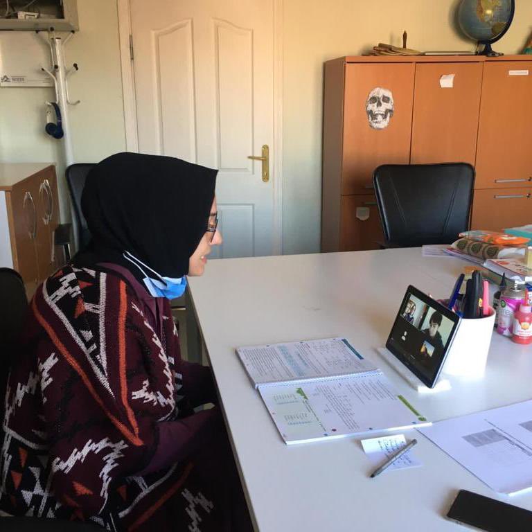 DenizKoken's tweet photo. Dil Evimiz, Bilgi Evlerimiz, Gençlik Merkezlerimiz ve Ali Kuşçu Uzay Evimizde çevrimiçi eğitimler devam ediyor.

Ayrıca spor egzersizleri ve spor koçluğu derslerimiz de artık çevrimiçi. 

☎️ Detaylı bilgi için: 02124401535 https://t.co/LpCMhrAwRv