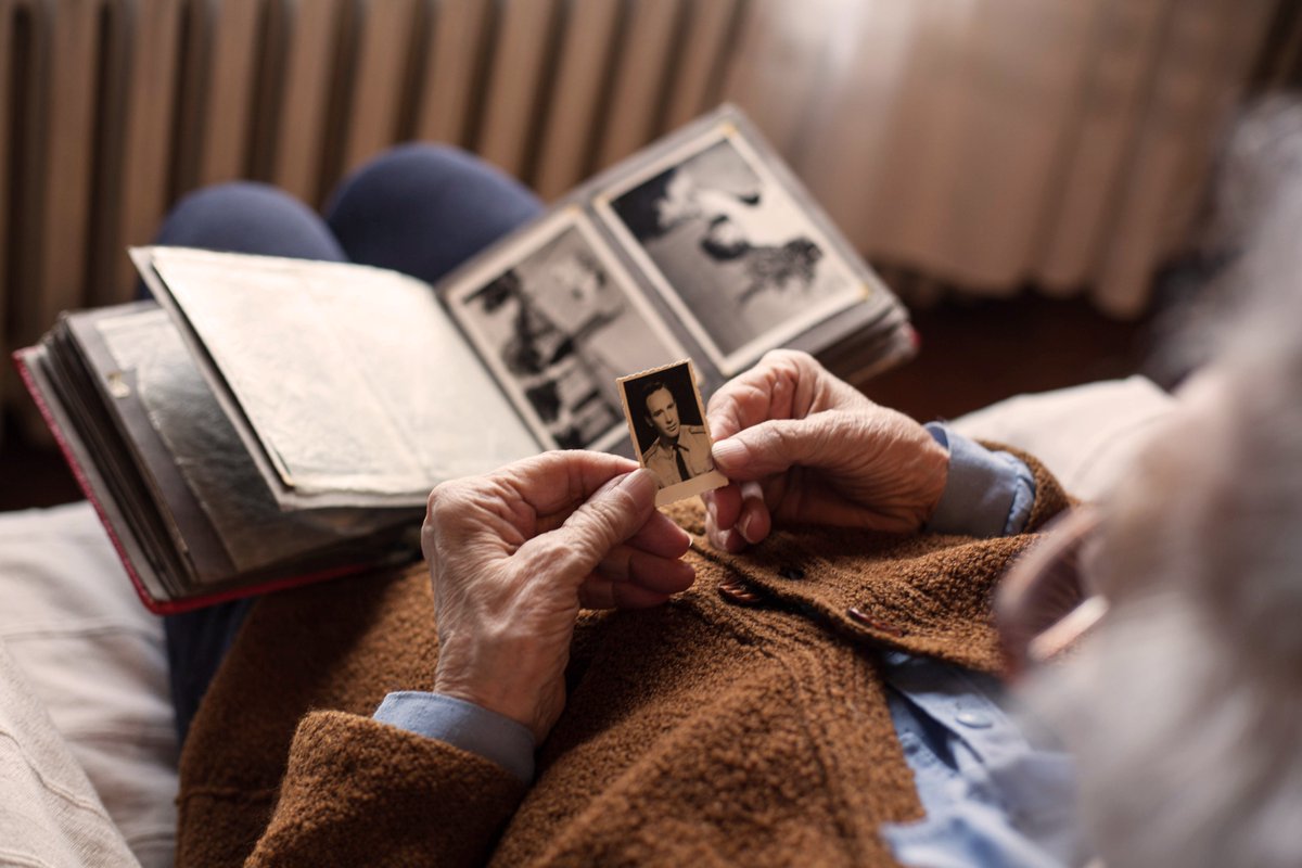 akronlibrary's tweet image. Identifying and Preserving Your Family Photographs - Sat, Jan 16, 1 pm - Join Maureen Taylor (@PhotoDetective) to learn five steps to identifying family photographs. Explore tips for preserving images on a budget. Free! Register to receive a Zoom link: services.akronlibrary.org/event/4722854