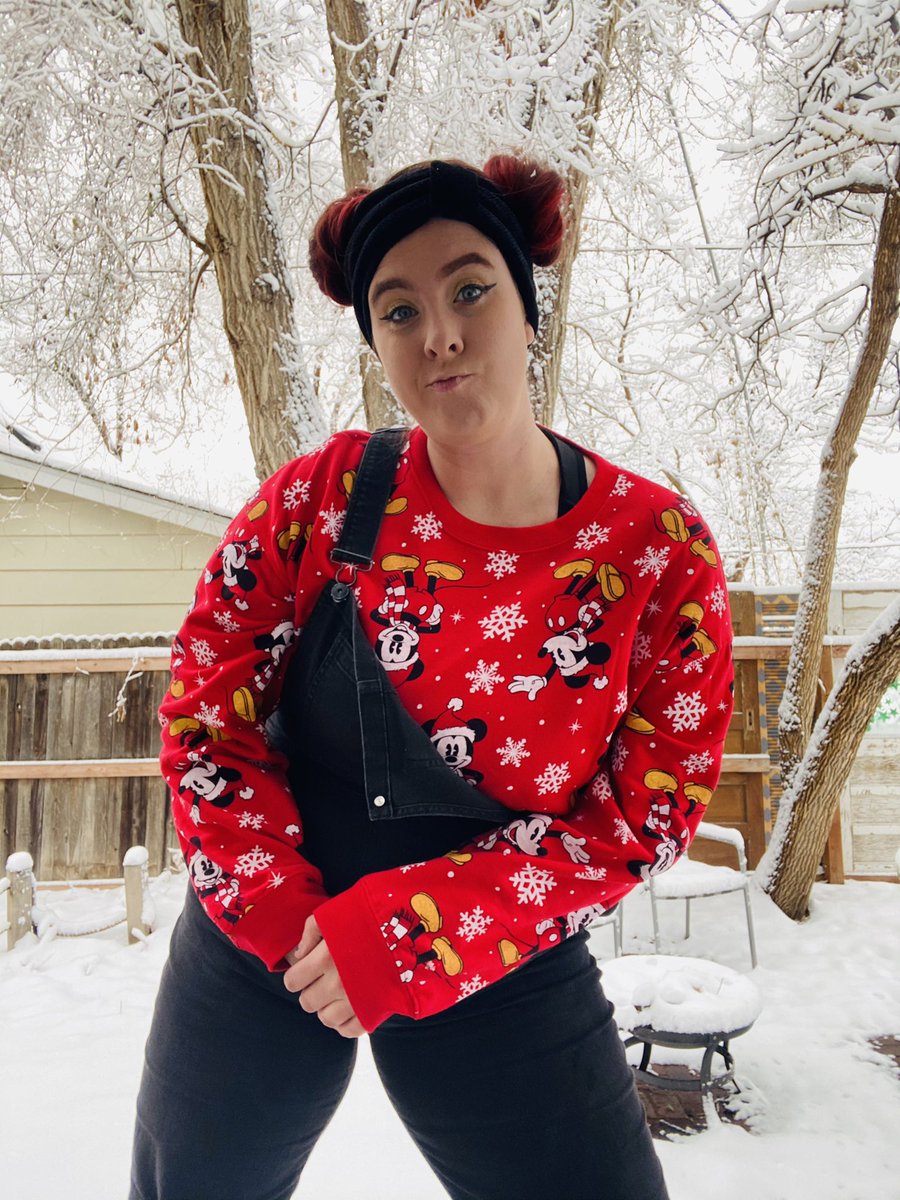 A thread nobody wants or asked for but I will quite enjoy:All of my Christmas outfits 