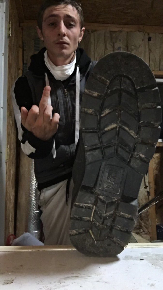 CM_BARESOLES's tweet photo. Two long days in the woods hunting, got my boots extra sweaty from the feet warmers. Cum get rinsed by some Alpha Feet!! @MASTER_UPDATES @RTtruealpha @RT4Kings @rt4dom #SweatyBoots #Footfettish #CashGod #BigFeet #GetRinsed #Findom #cashfag #footfag #payfag #cashappslave https://t.co/HexuqGhzpA