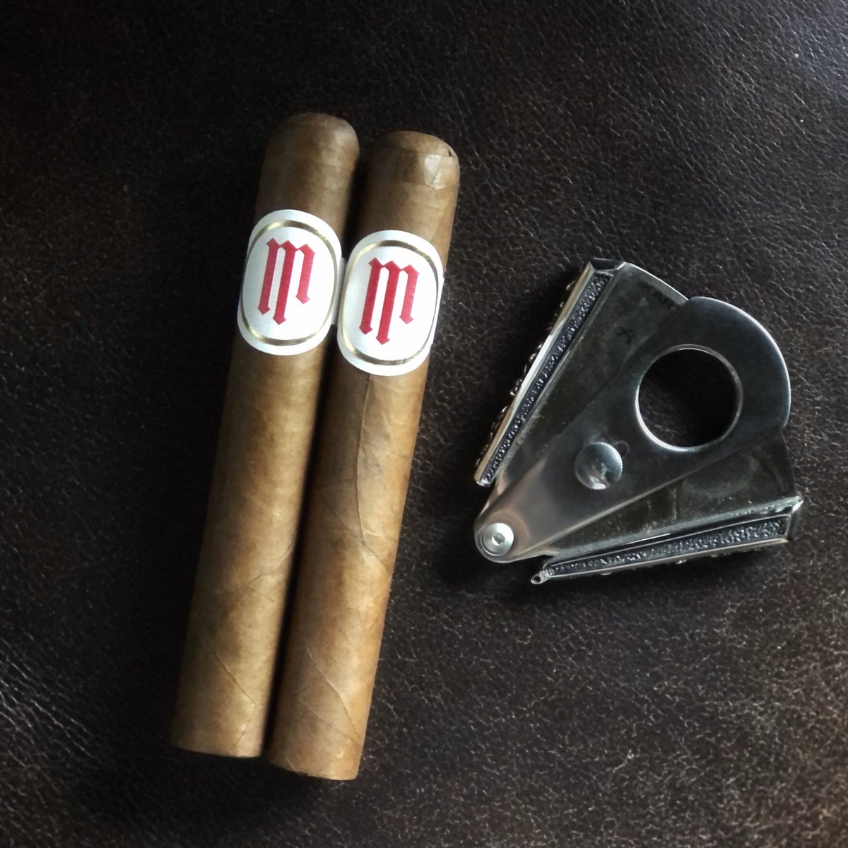 TheCrownedHeads's tweet photo. Mil Días. Ask your local tobacconist. #CrownedHeads #cigars https://t.co/qSvorX0QJ3
