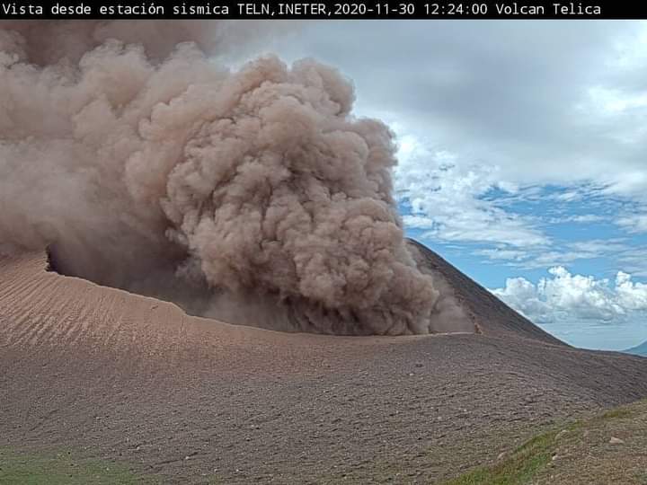 #ahora. Volcan telica registrada multiples explosiones, con emanacion de cenizas y vapor de agua. Gobierno de #Nicaragua e #ineter al pemdiente de la situacion.

#DanielMiPresidente2021 
#30DeNoviembre