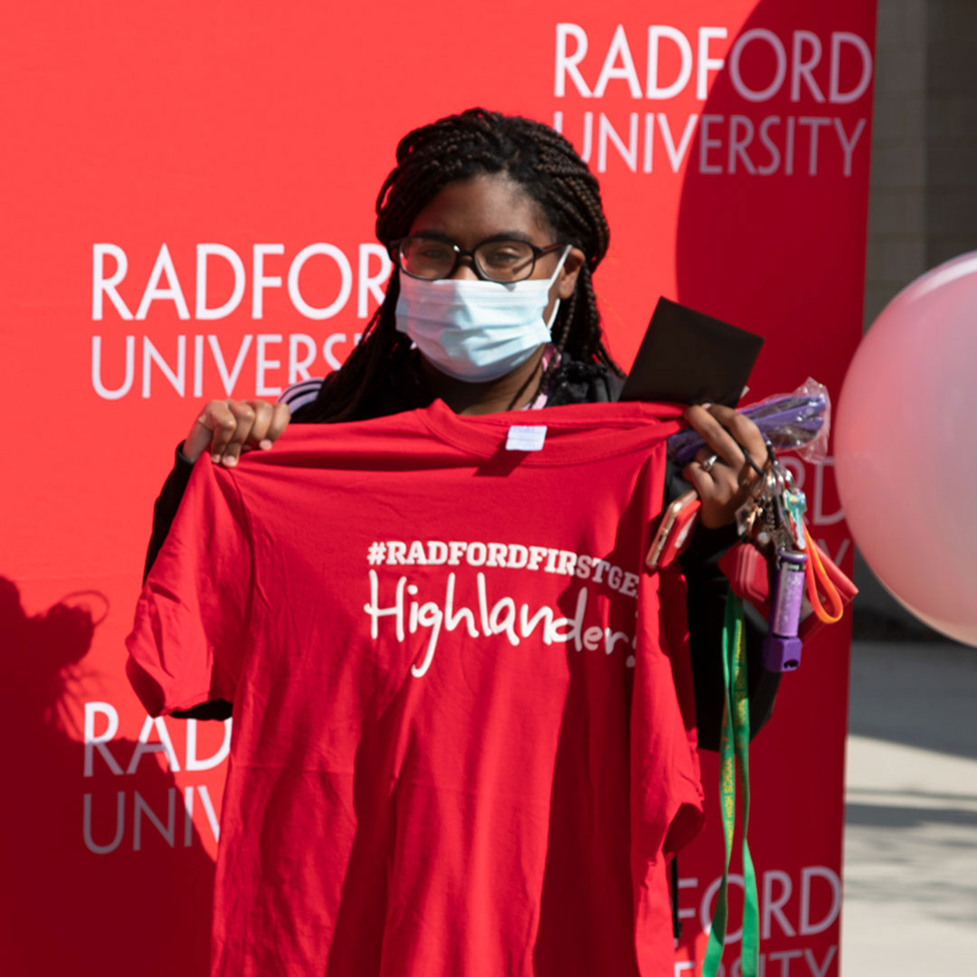 radfordu's tweet photo. #RadfordFirstGen students are trailblazing the path to success. Before the semester concluded, first generation students celebrated their achievements during the national first-gen day event.
https://t.co/I3gMx9U4Lg https://t.co/DFpGg3LHYg