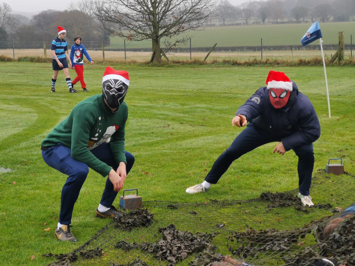 secboyssport's tweet photo. Amazing Fun today. Well done to everyone involved!!! #santadash @TeenageCancer @StEdmundsWare https://t.co/jC5r7FrXri