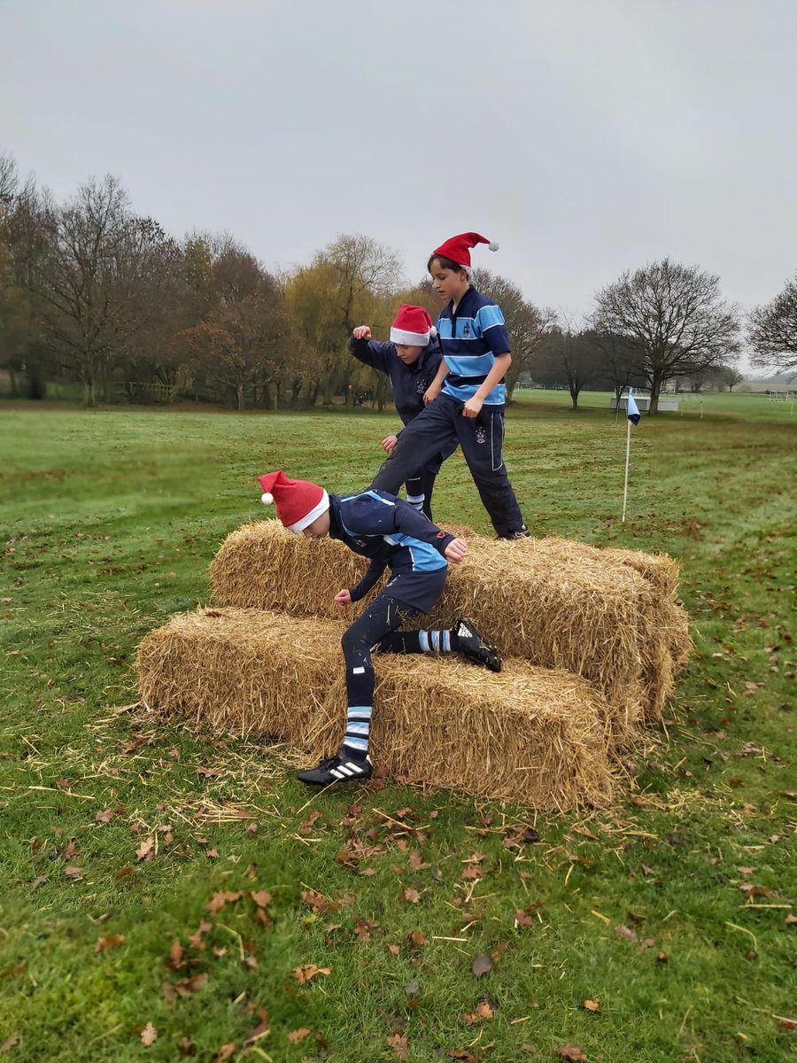 Amazing Fun today. Well done to everyone involved!!! #santadash <a href="/TeenageCancer/">Teenage Cancer Trust</a> <a href="/StEdmundsWare/">St Edmund's College</a>