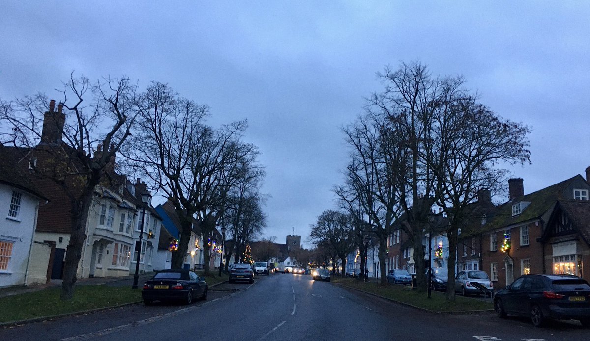 Dandelion_Sarah's tweet photo. Alresford now the Christmas trees are up https://t.co/T8jMLqPZid