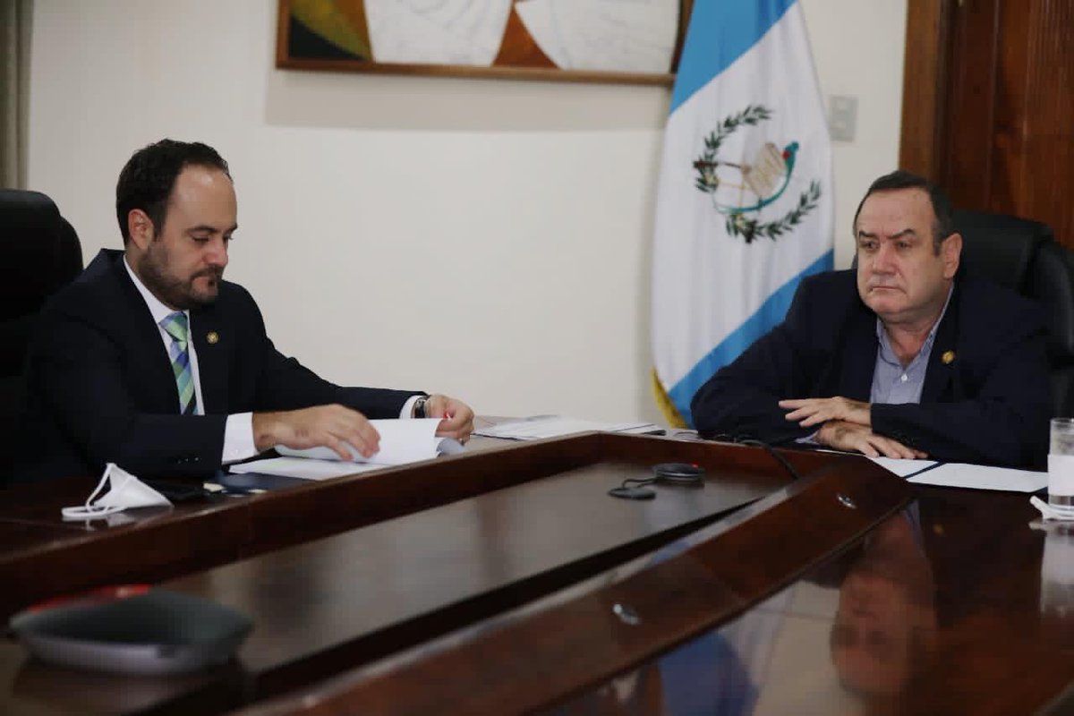 Por primera vez, en un diálogo histórico, el presidente <a href="/DrGiammattei/">Alejandro Giammattei</a> junto con sus homólogos centroamericanos, participó en una reunión con el secretario general de <a href="/antonioguterres/">António Guterres</a> , en el que abordaron las recientes emergencias climáticas en la región.

#DiálogoSicaONU