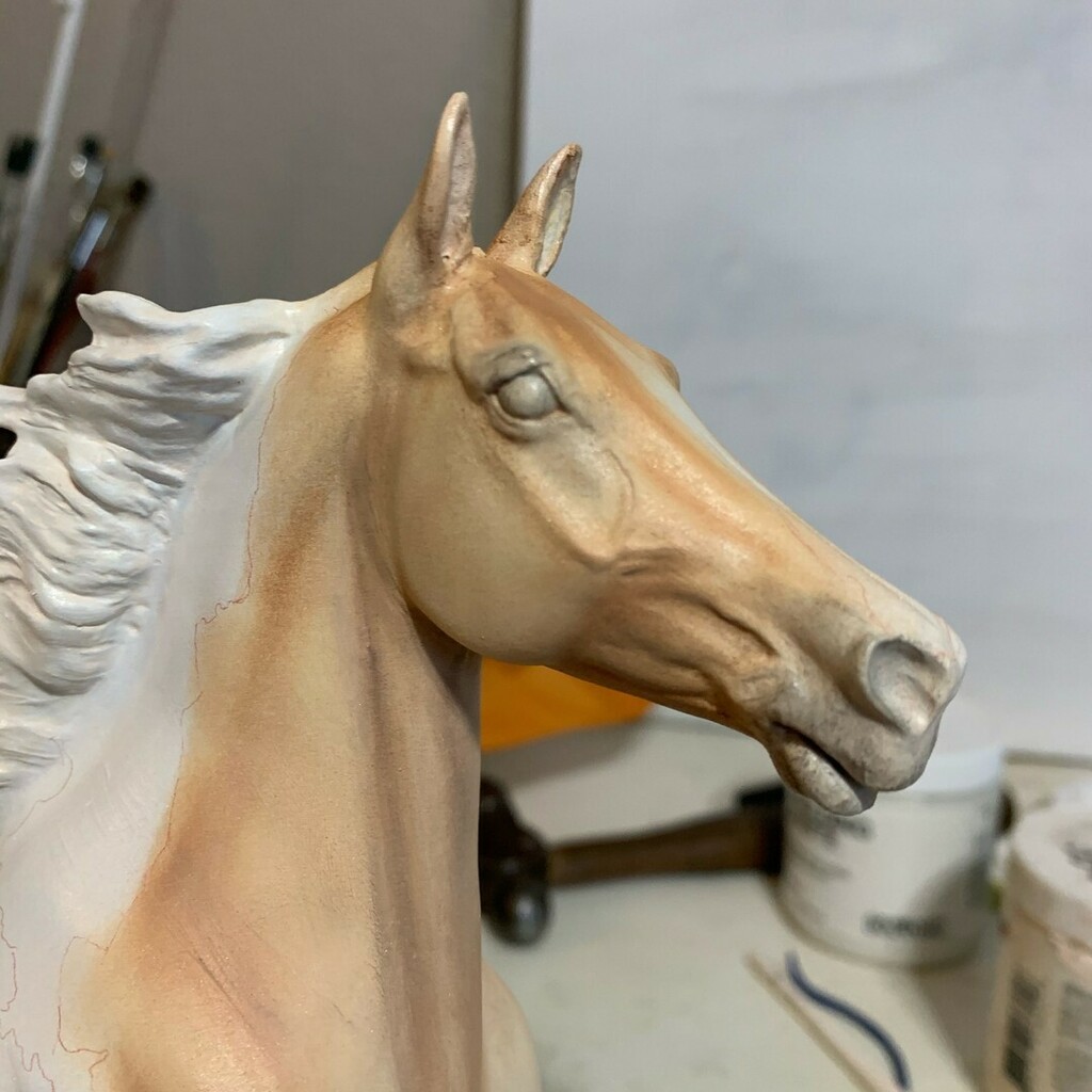 AliciaSVogel's tweet photo. Layer 2, starting to address the midtones.
#modelhorseartist #breyerhorses #breyercustom #modelhorsepainting #modelhorses #modelhorse #modelhorsesofinstagram #likebreyer #breyer #horsefigurine #sculpture #horsesculpture #miniature #scalemodel #horsesculpture https://t.co/X0z82gFnzf
