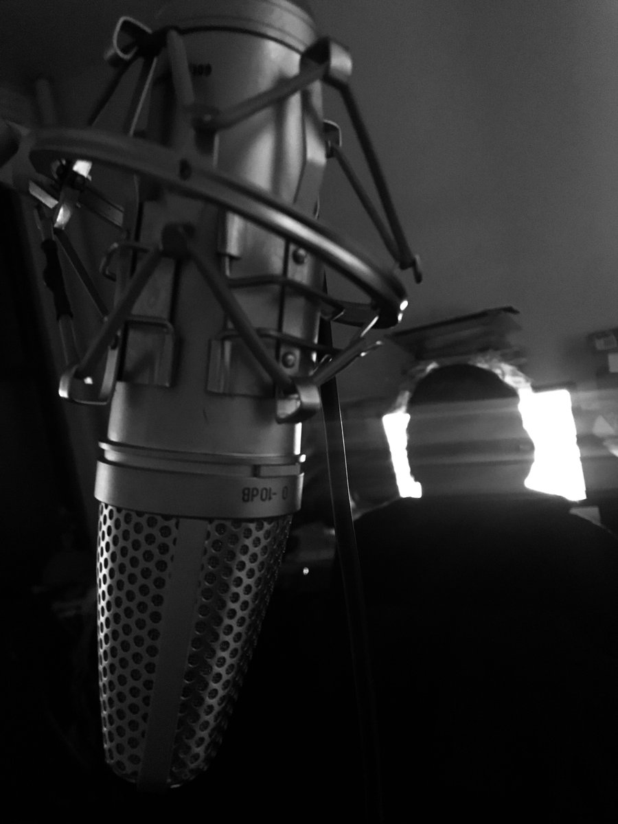 modsoul's tweet photo. Some cool shots in the studio. Different angles, black and white, lighting, mood, expression. Foreground and background. #photography #composition #design #angleshot #deepfullshot https://t.co/IJPXcWVRI5
