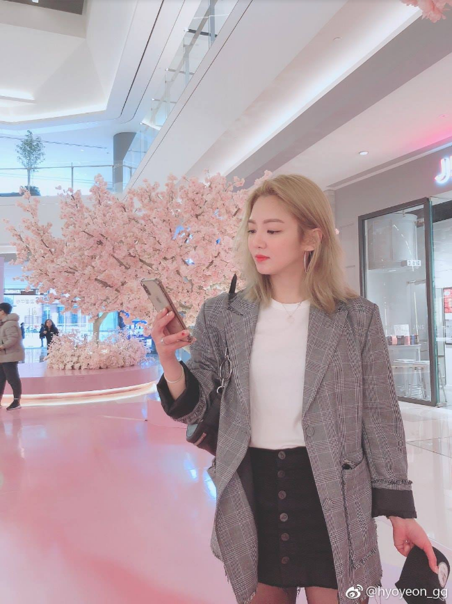 DjStefOfficial_'s tweet photo. ❝ 𝘚𝘩𝘪𝘯𝘪𝘯𝘨 𝘸𝘩𝘦𝘳𝘦 𝘵𝘩𝘦𝘳𝘦 𝘪𝘴 𝘯𝘰 𝘭𝘪𝘨𝘩𝘵 ❞ - #SD2ndJapanCB 
#DDDDJpSweetDark #HitYouWithTheJapanVer
Como no podía ser de otra manera las chicas de Sweet Dark sacaron tremenda canción y yo no puedo estar más encantada, la escucho todo el rato, la recomiendo!💕 https://t.co/bAFgmggt23