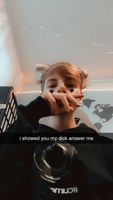 needy catboy bf... 🥰😶 https://t.co/SxwVYCMIMb