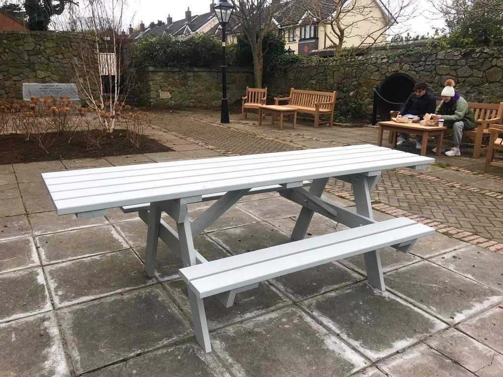 At Archibolds Castle in Dalkey we've created a new area for people to sit and relax and incorporated our new picnic table design for wheelchair users. All part of encouraging and making active mobility an enjoyable experience. photos - @DttDes @dlrcc @ArchitectsDLR #liveabilty