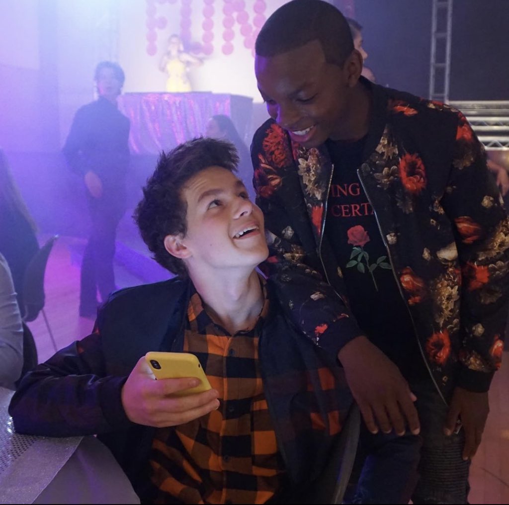 What do you think Hayden is showing Will 👀