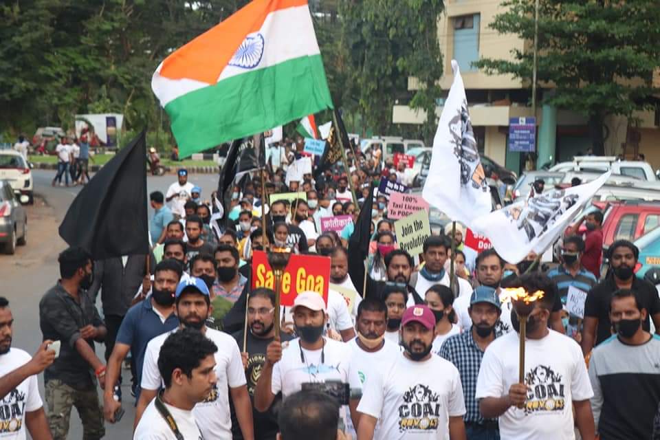 manojparab9's tweet photo. Anti Coal hub Protest in Goa by Revolutionary Goans.150 km Marathon Walk, covered 100kms on day 4 and will continue till pollem chek post.We aim to unite Goans and throw out Coal from Goa. @ndtv @GretaThunberg @IndiaAheadNews  @BBC @svt @CPCB_OFFICIAL @TheQuint @ThePrintIndia https://t.co/zDPechsjXF