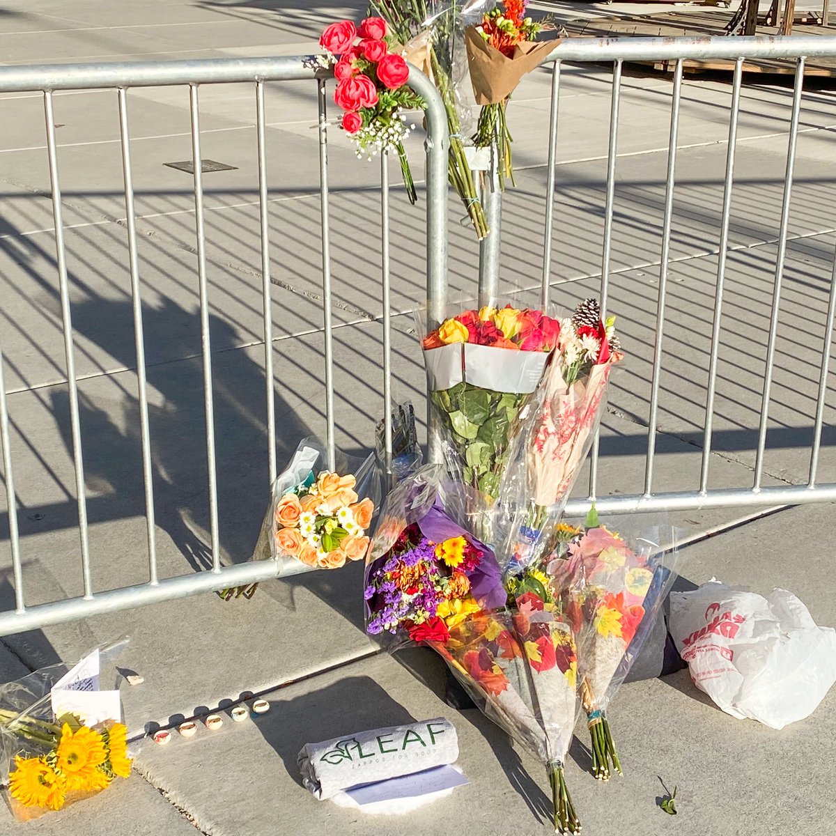 islandgecko's tweet image. On my way in to work this morning &amp;amp; found this on our campus ❤️ #tonyhsieh #zappos