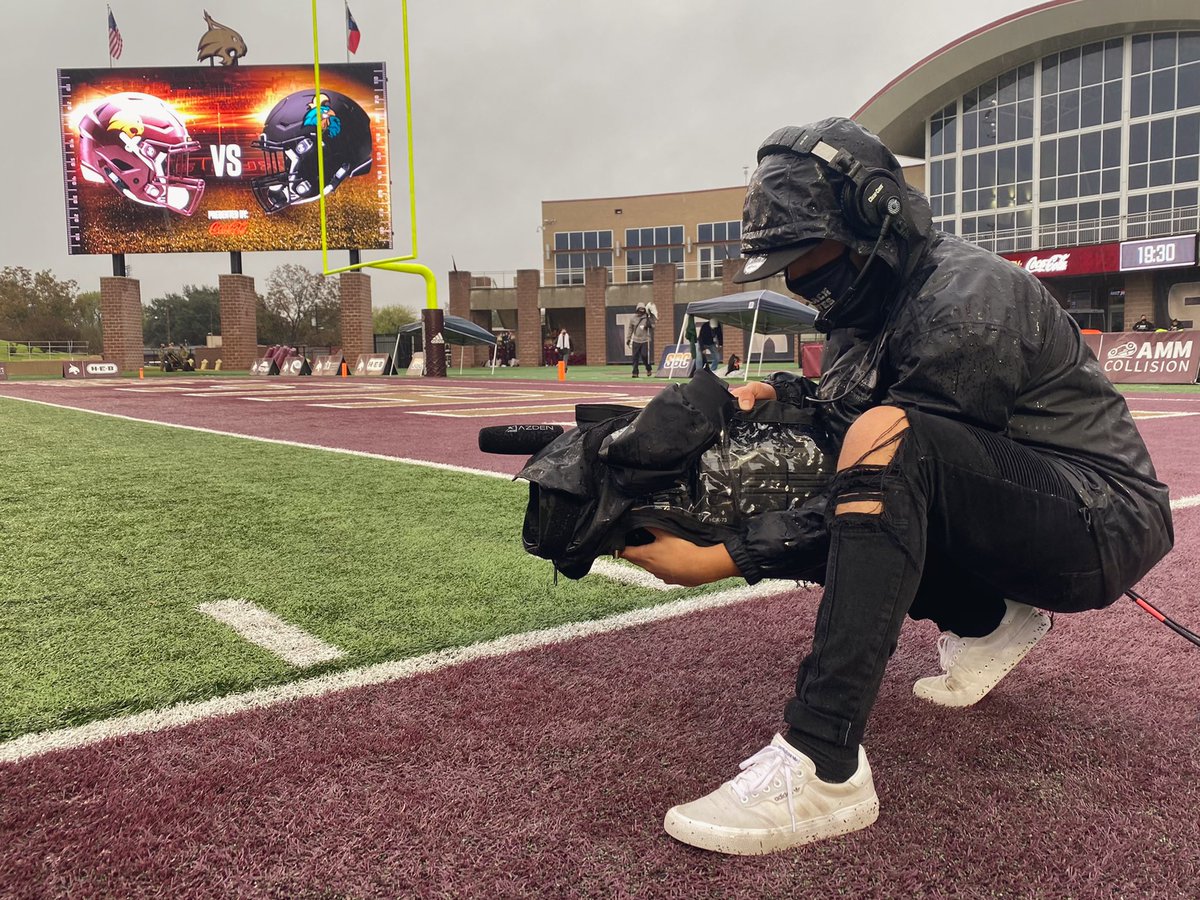 KINGJULlANN's tweet photo. Last football szn as a student. Had so much fun with the ESPN+ crew #Cam5 #CollegeFootball https://t.co/9ZbFJ1dXp9