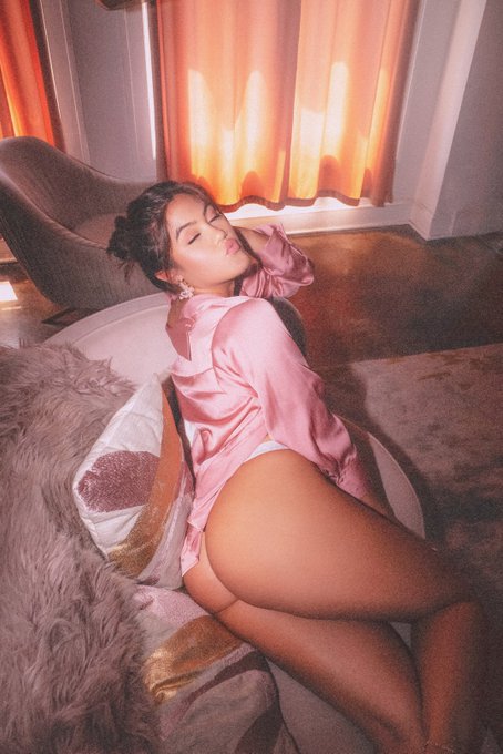 ✨ happy Monday! https://t.co/e1u9LRWJ4A