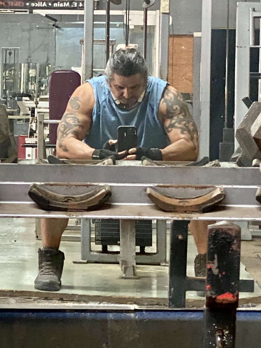 kensal1989's tweet photo. Bilking up for the winter...Good workout at Moe’s Muscle in Alice Texas... #workout #bodybuilding #beastmode #alicetexas #alicetx #moemuscle #muscle #muscles #workout #fit #getitdone #arms #armworkout #biceps https://t.co/RfbjEVHpUx