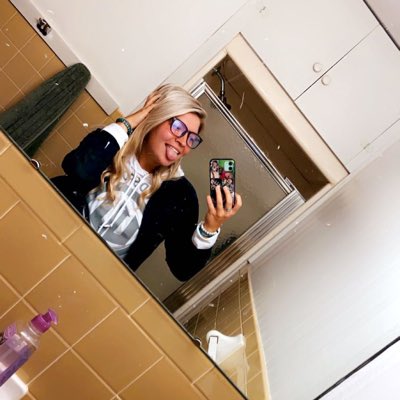 MagggieeRae's tweet photo. #NewProfilePic 🤪🤘🏽 https://t.co/Hx6M5ytfMQ